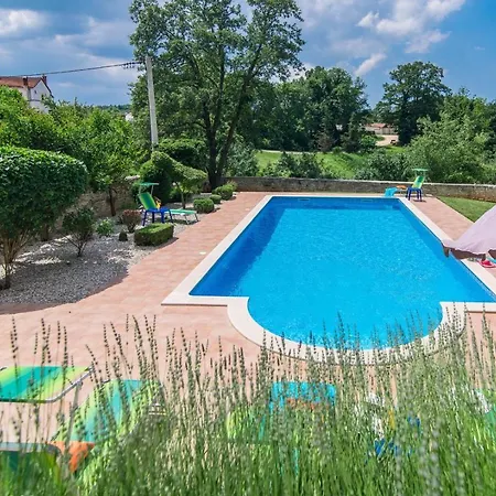 Catarina With Beautiful And Spacious Garden And Pool Villa *