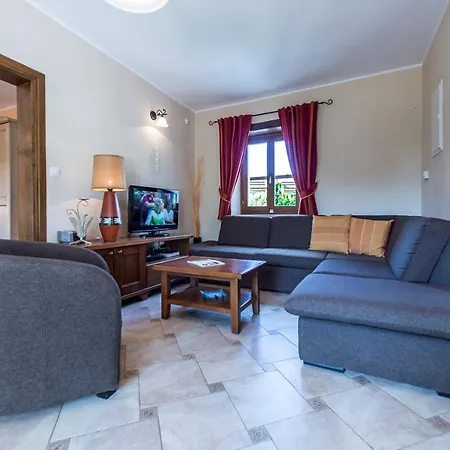 Catarina With Beautiful And Spacious Garden And Pool