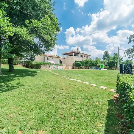 Catarina With Beautiful And Spacious Garden And Pool Villa