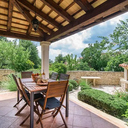 Catarina With Beautiful And Spacious Garden And Pool *