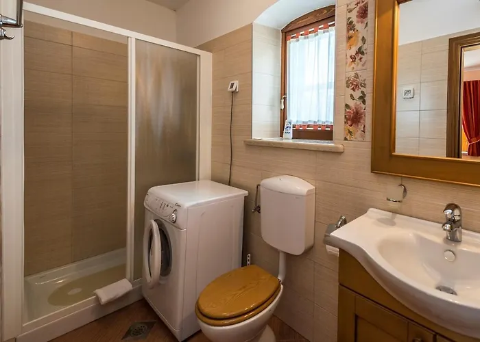 Catarina With Beautiful And Spacious Garden And Pool Vila *