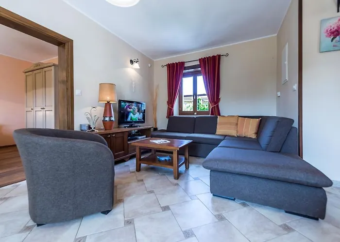 Catarina With Beautiful And Spacious Garden And Pool