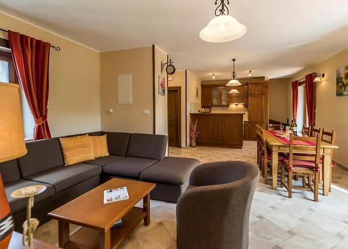 Vila Catarina With Beautiful And Spacious Garden And Pool Kringa